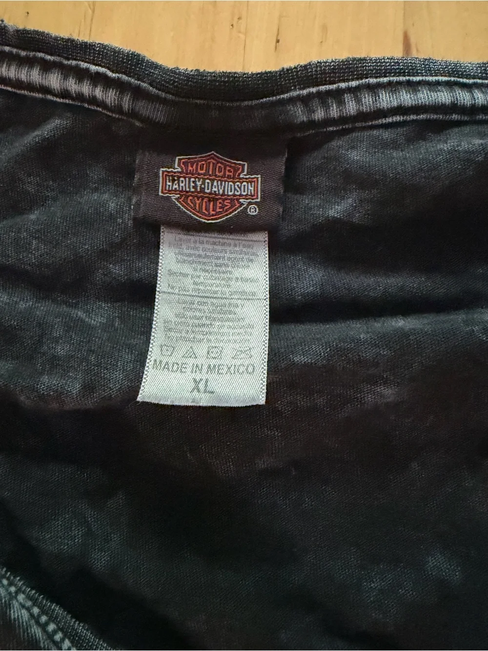 Harley-Davidson Black Distressed Logo V-Neck Tee - Picture 3 of 4